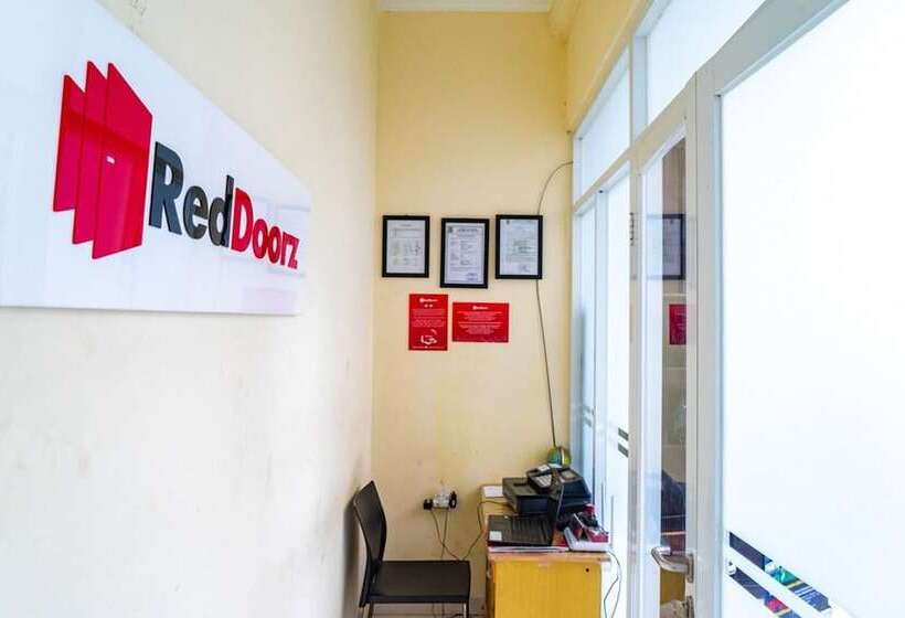 فندق Reddoorz Near Cbd Ciledug