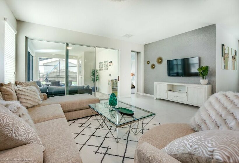 7 Bed 5 Ba Villa With Games, Pool & Spa