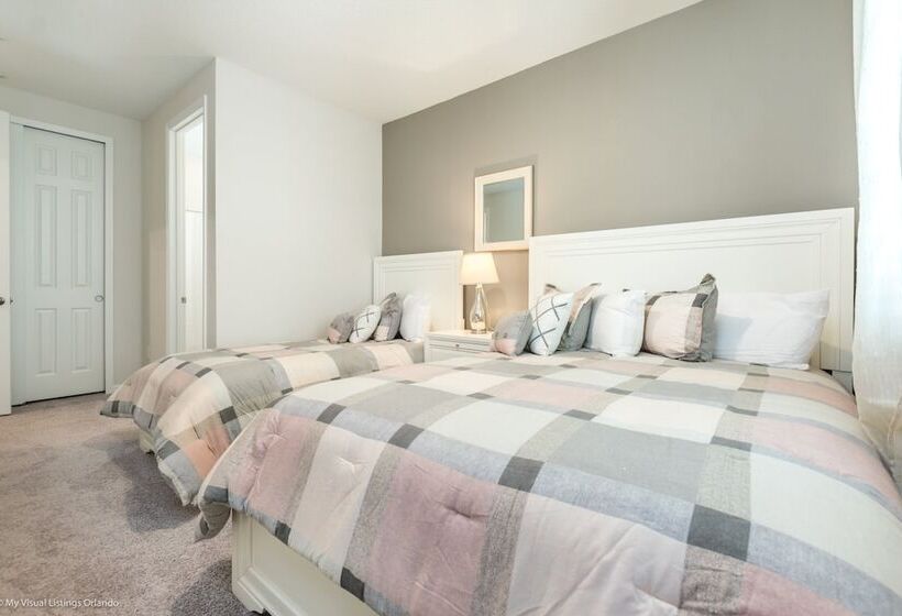 7 Bed 5 Ba Villa With Games, Pool & Spa