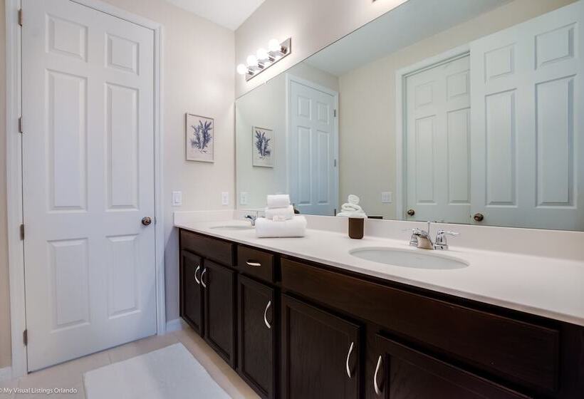 7 Bed 5 Ba Villa With Games, Pool & Spa