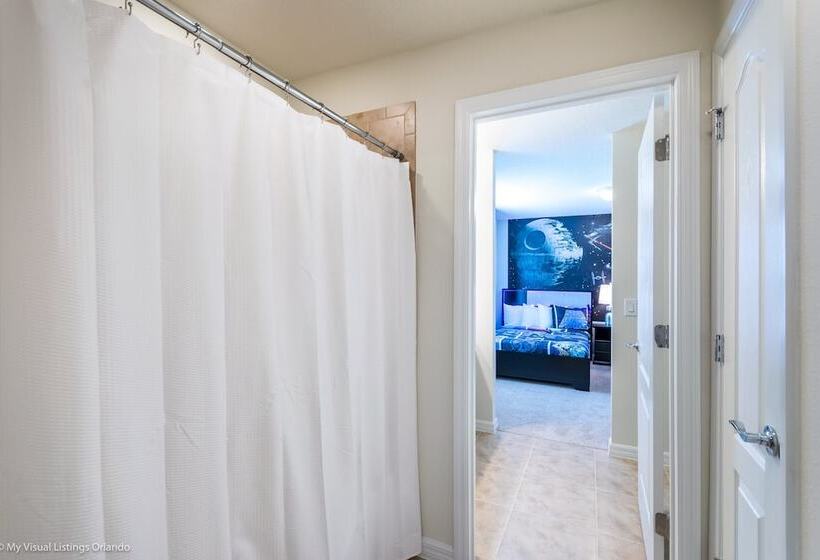 Beautiful 8 Bed Villa Pool & Spa