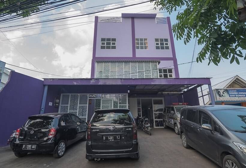 ペンション Reddoorz @ Gatot Subroto Street Bandung 2