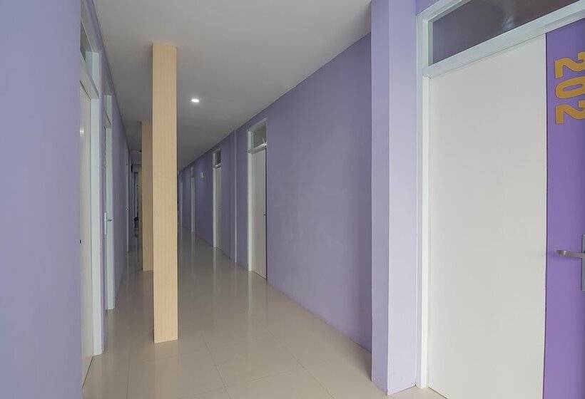 ペンション Reddoorz @ Gatot Subroto Street Bandung 2