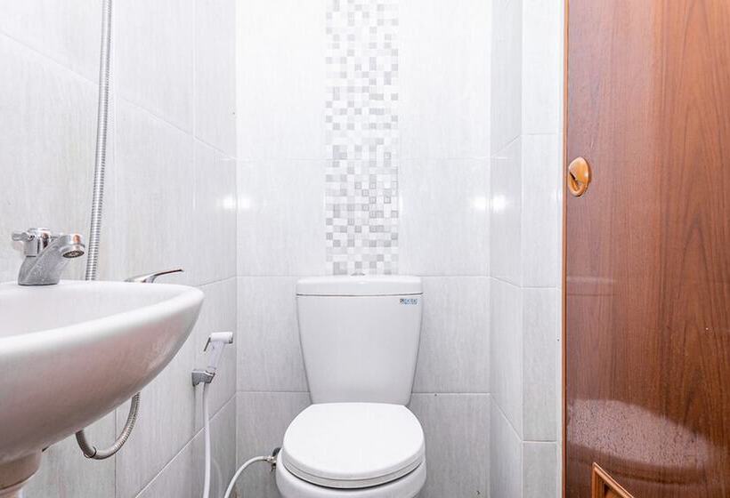 Пансион Reddoorz Near Alun Alun Bandung 2