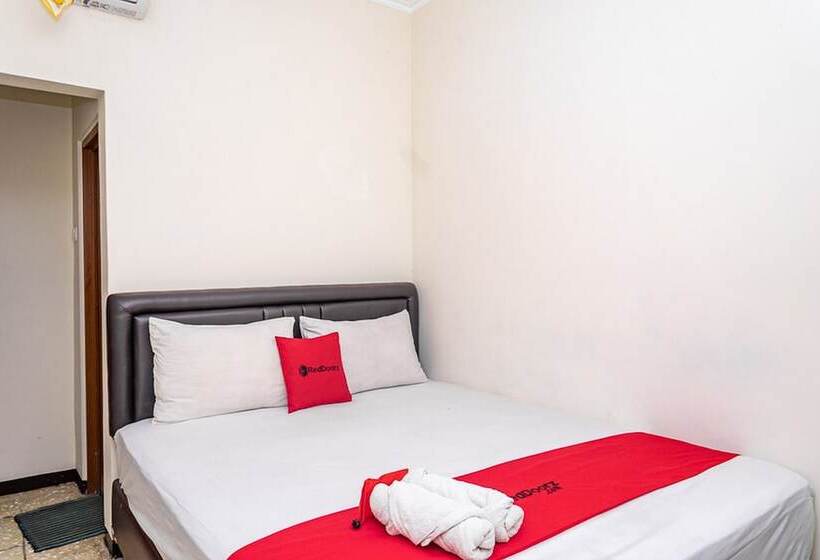 Пансион Reddoorz Near Alun Alun Bandung 2