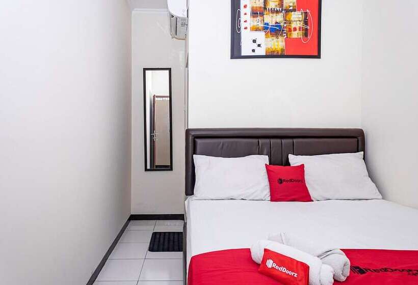 Пансион Reddoorz Near Alun Alun Bandung 2