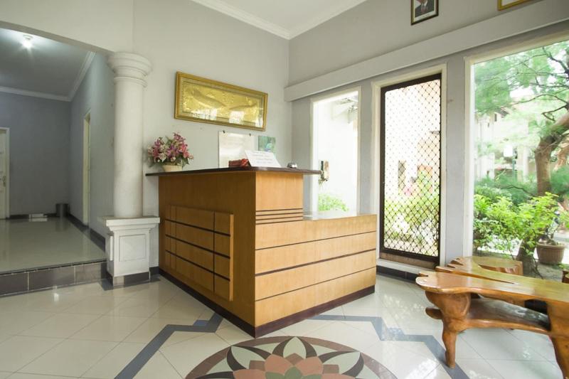 بنسيون Reddoorz Near Rumah Sakit Baptis Kediri