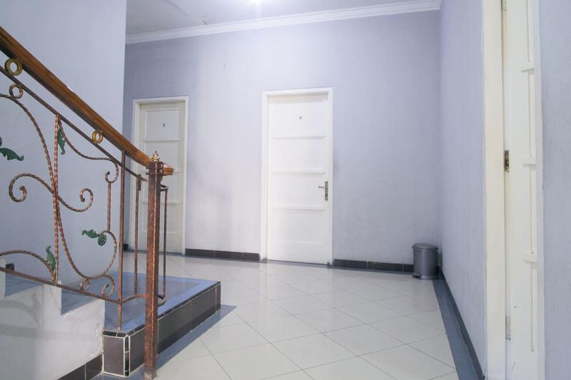 بنسيون Reddoorz Near Rumah Sakit Baptis Kediri