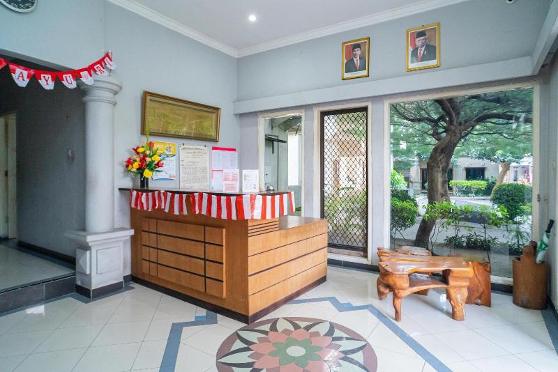 بنسيون Reddoorz Near Rumah Sakit Baptis Kediri