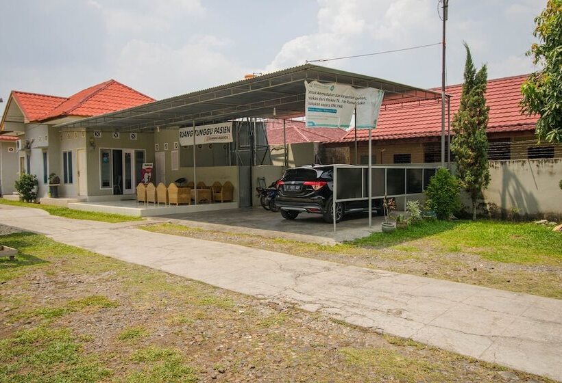 פנסיון Reddoorz Near Watervang Lubuk Linggau 2