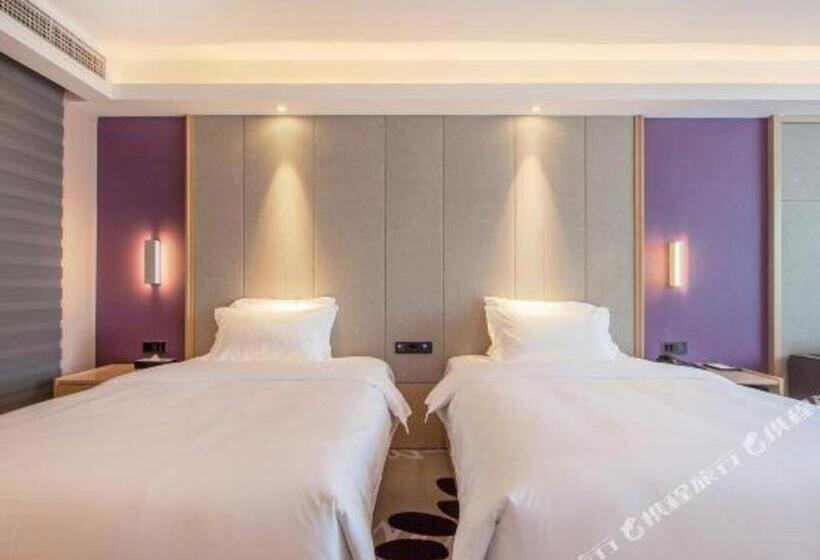 Lavande Hotels· Suizhou Wenfeng