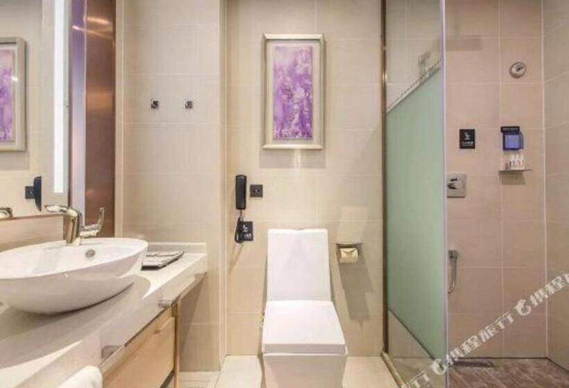 Lavande Hotels· Suizhou Wenfeng