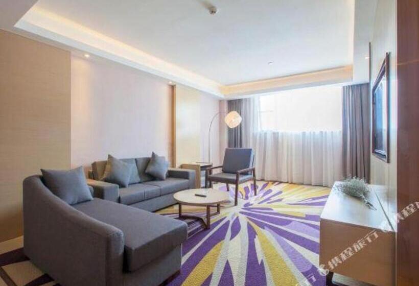 Lavande Hotels· Suizhou Wenfeng