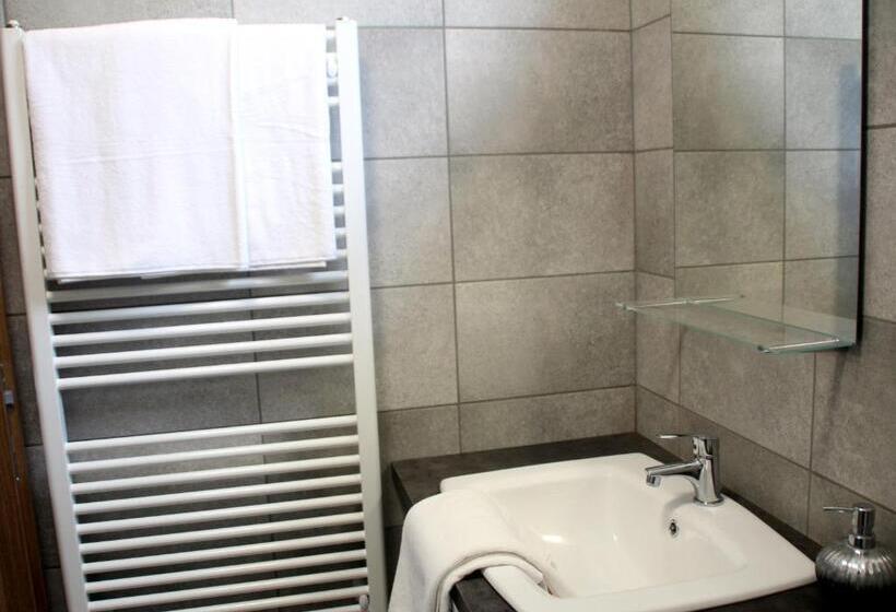 تختخواب و صبحانه Vecsési Rendezvényközpont és Panzió