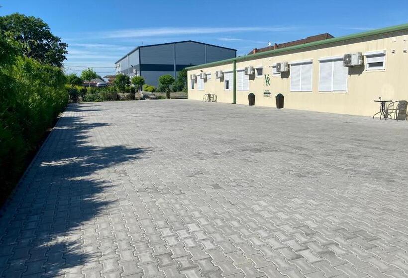 تختخواب و صبحانه Vecsési Rendezvényközpont és Panzió