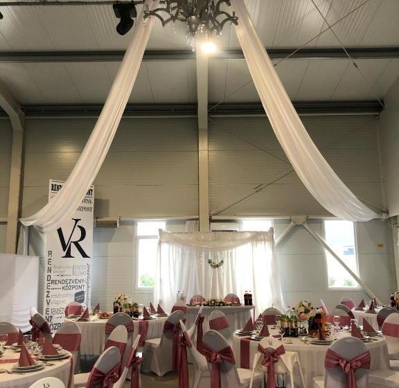 تختخواب و صبحانه Vecsési Rendezvényközpont és Panzió