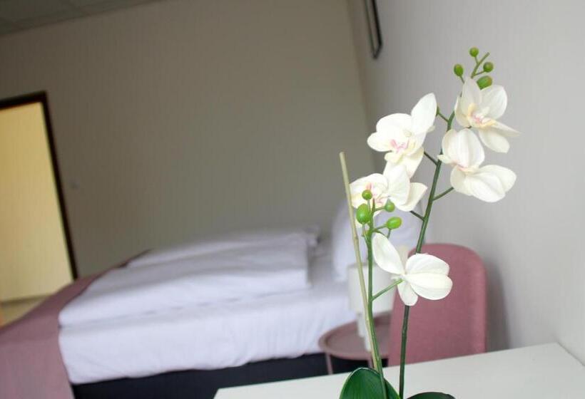 تختخواب و صبحانه Vecsési Rendezvényközpont és Panzió