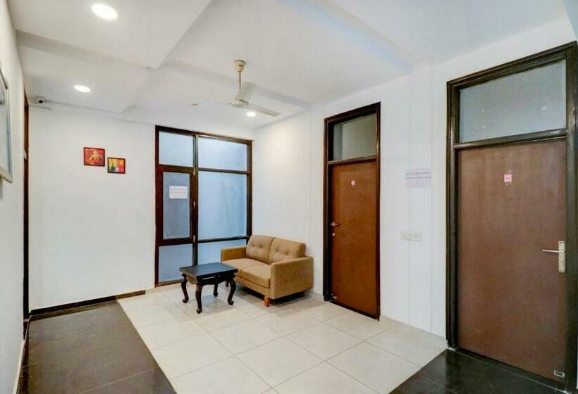 בית מלון כפרי Collection O 77038 Cozy Stayz