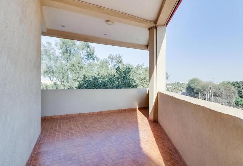 Отель Collection O 79127 Collection O Green Plaza