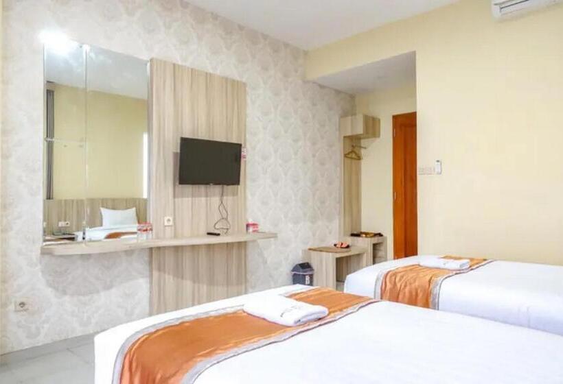 Отель De Malang Sweet Homestay Syariah Mitra Reddoorz