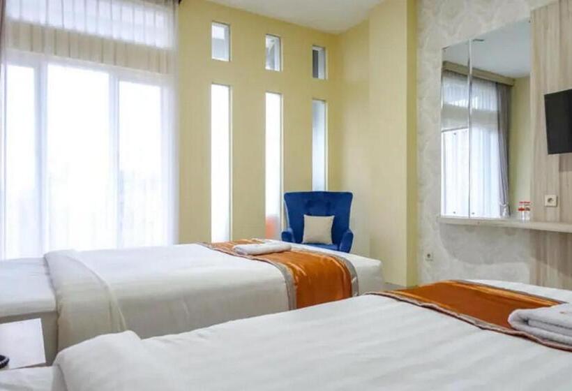 Отель De Malang Sweet Homestay Syariah Mitra Reddoorz