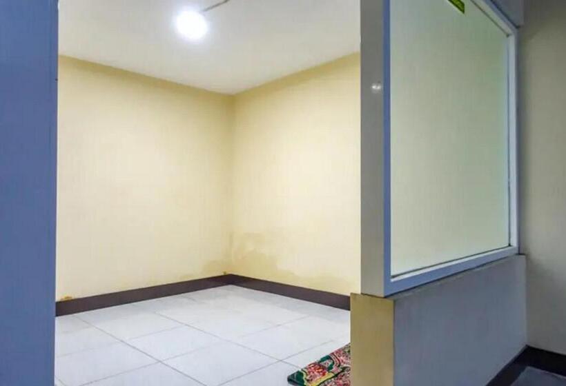 Отель De Malang Sweet Homestay Syariah Mitra Reddoorz