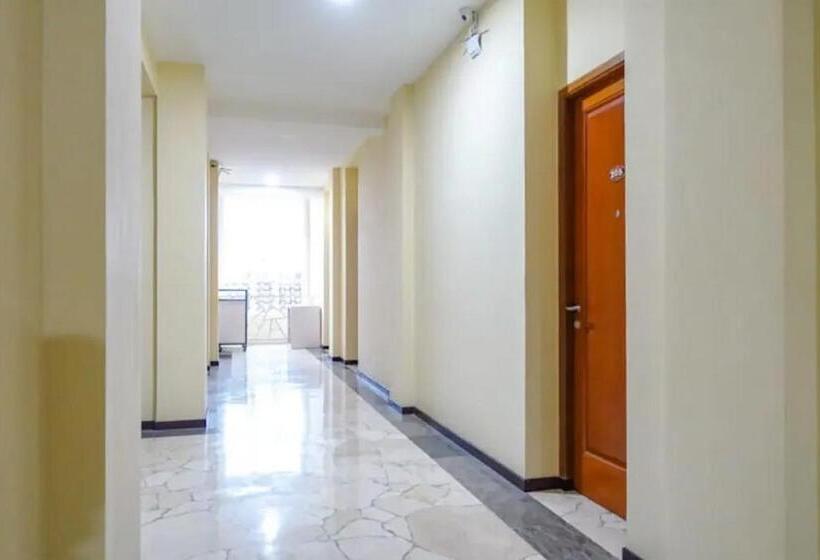 Отель De Malang Sweet Homestay Syariah Mitra Reddoorz