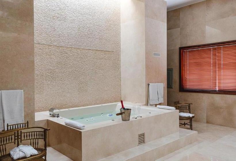 هتل & Hacienda La Caravedo