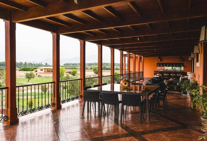 هتل & Hacienda La Caravedo