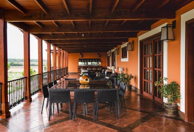 هتل & Hacienda La Caravedo