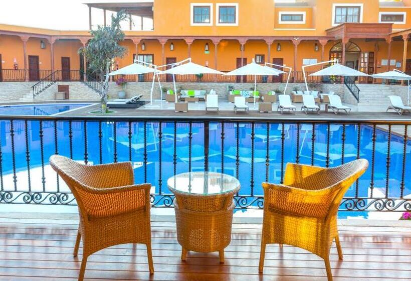 هتل & Hacienda La Caravedo