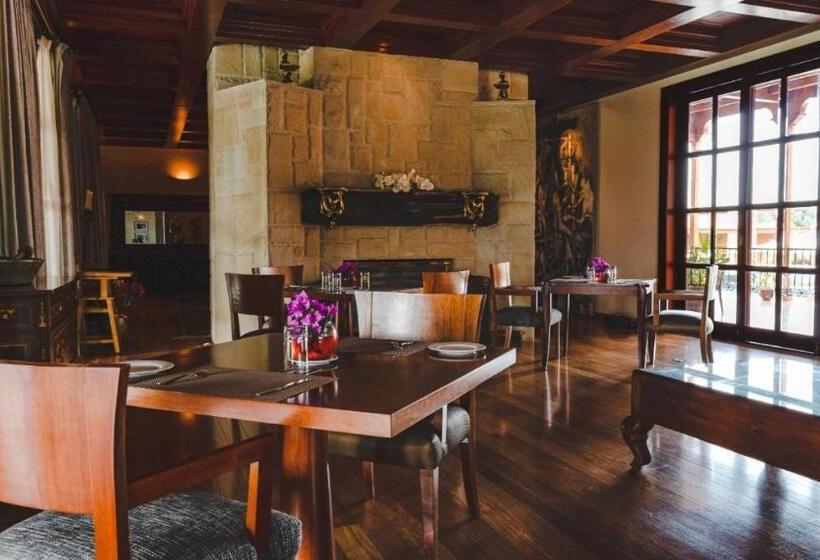 هتل & Hacienda La Caravedo