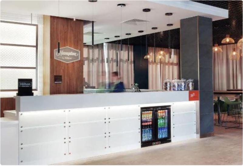 Отель Hampton By Hilton Ashford International