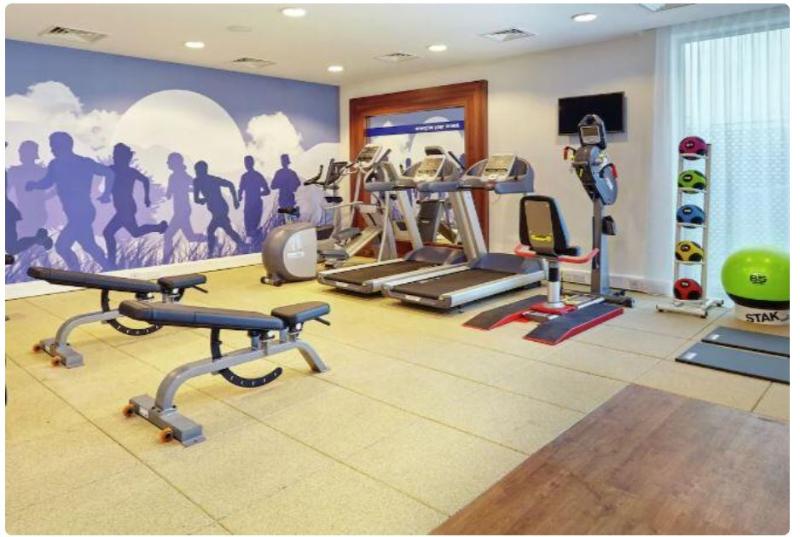 Отель Hampton By Hilton Ashford International