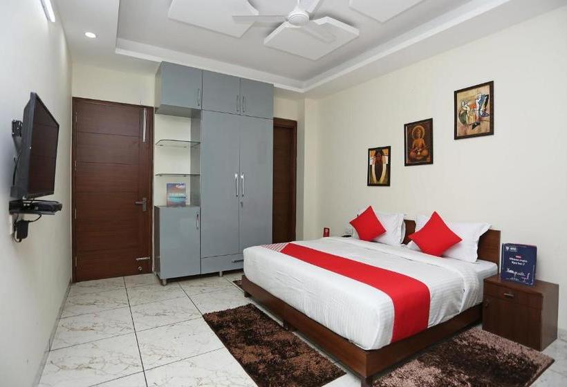 ホテル Oyo 22509 The Spark Inn