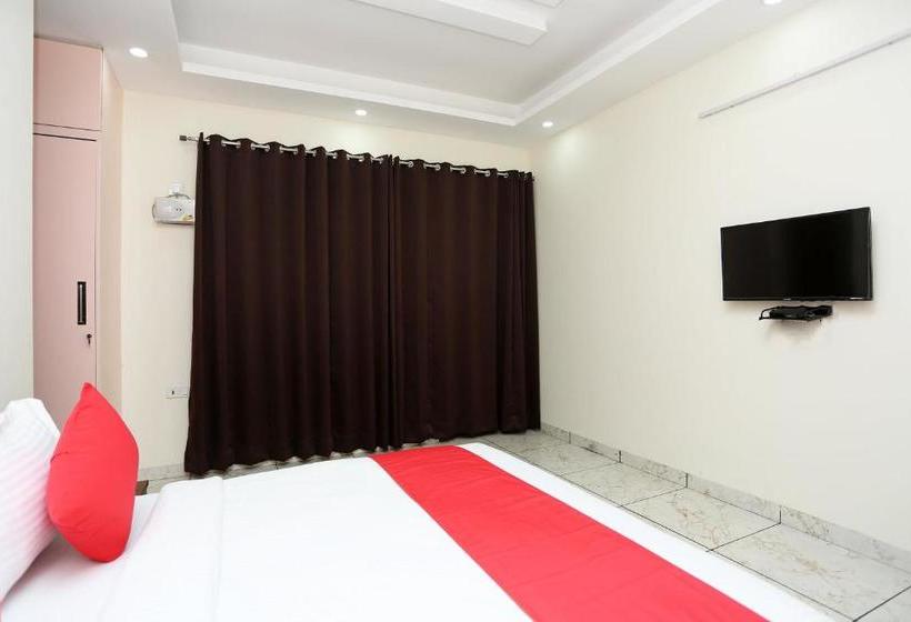 ホテル Oyo 22509 The Spark Inn