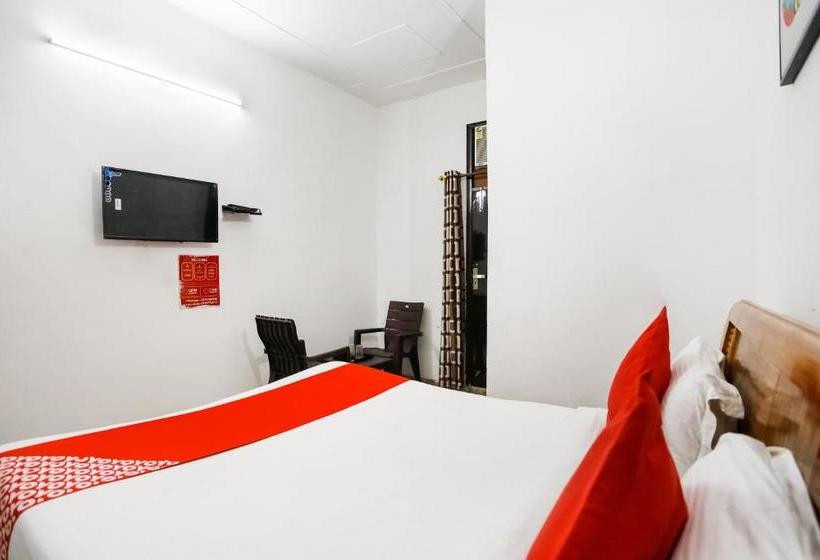 ホテル Oyo 44130  Devi Palace Inn