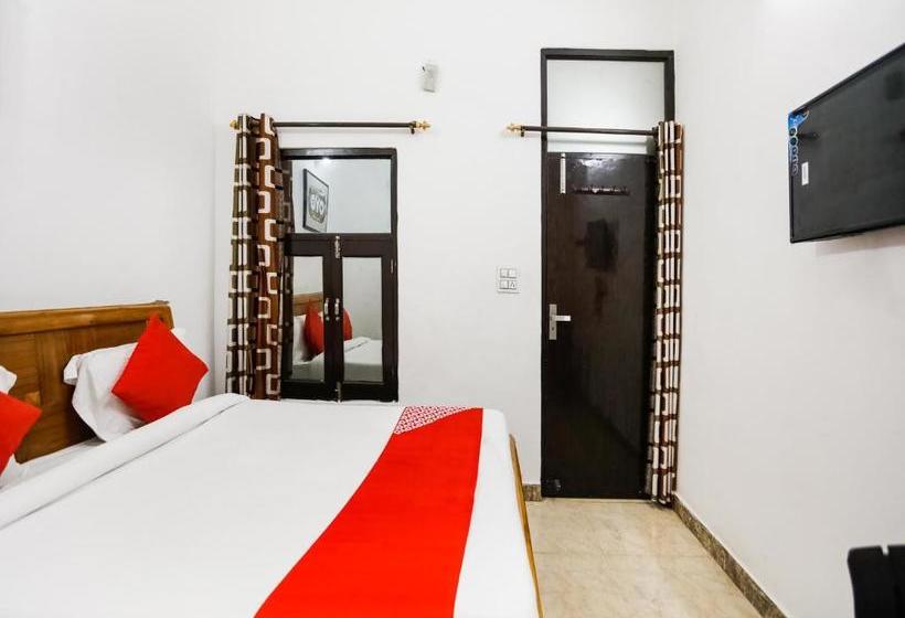 ホテル Oyo 44130  Devi Palace Inn