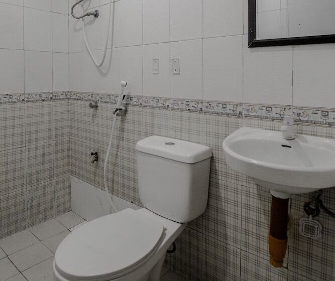 فندق Oyo 741 Sierra Travellers Inn