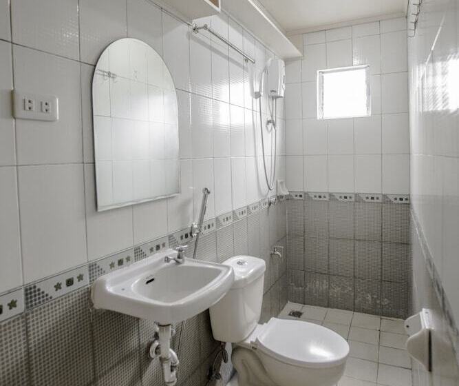 فندق Oyo 741 Sierra Travellers Inn