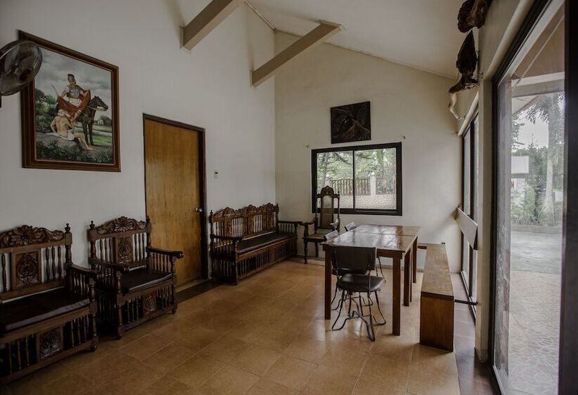 فندق Oyo 741 Sierra Travellers Inn