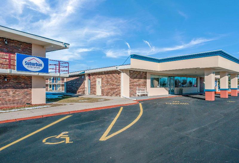 فندق Suburban Studios Neenah