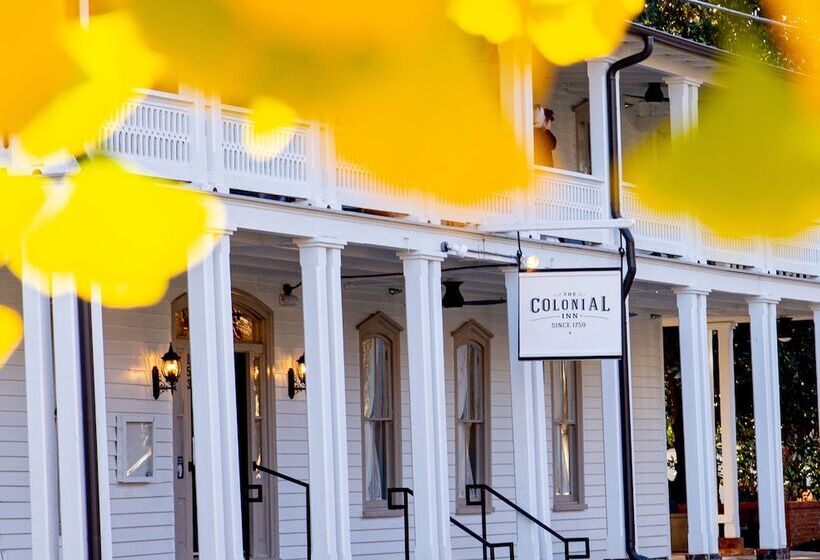 ホテル The Colonial Inn