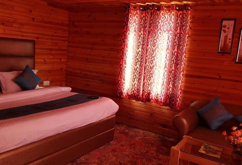 Hotel Maharaja Resort Patnitop