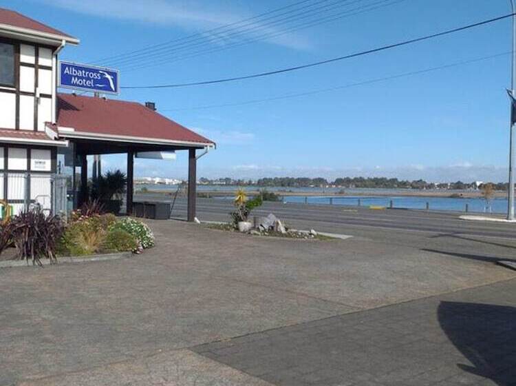 Albatross Motel