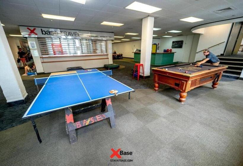 ユースホステル Base Auckland