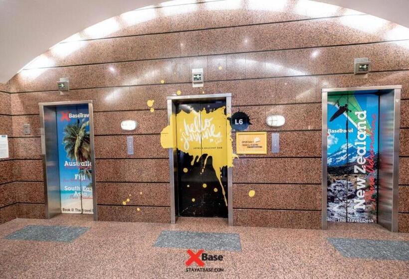 هاستل Base Auckland