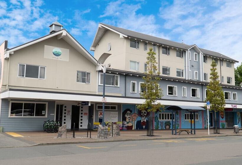 ユースホステル Based By The Lake