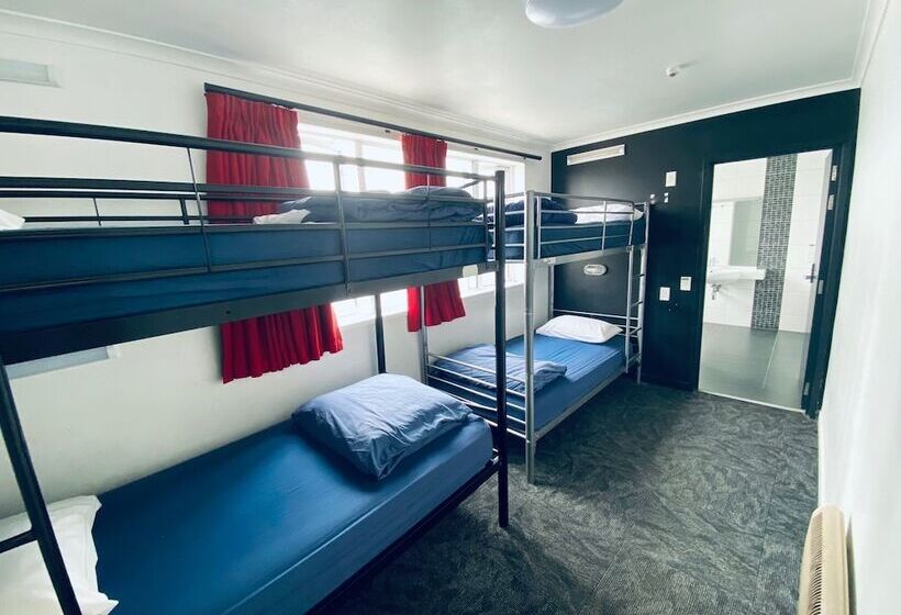 ユースホステル Based By The Lake