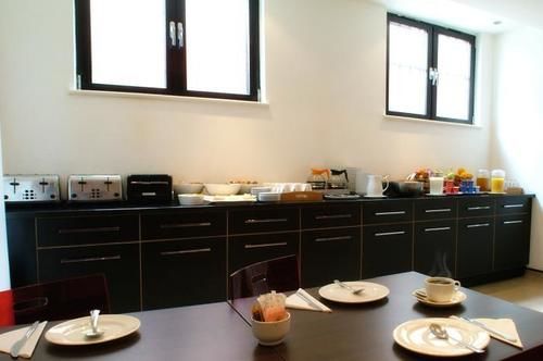 هتل Avni Kensington